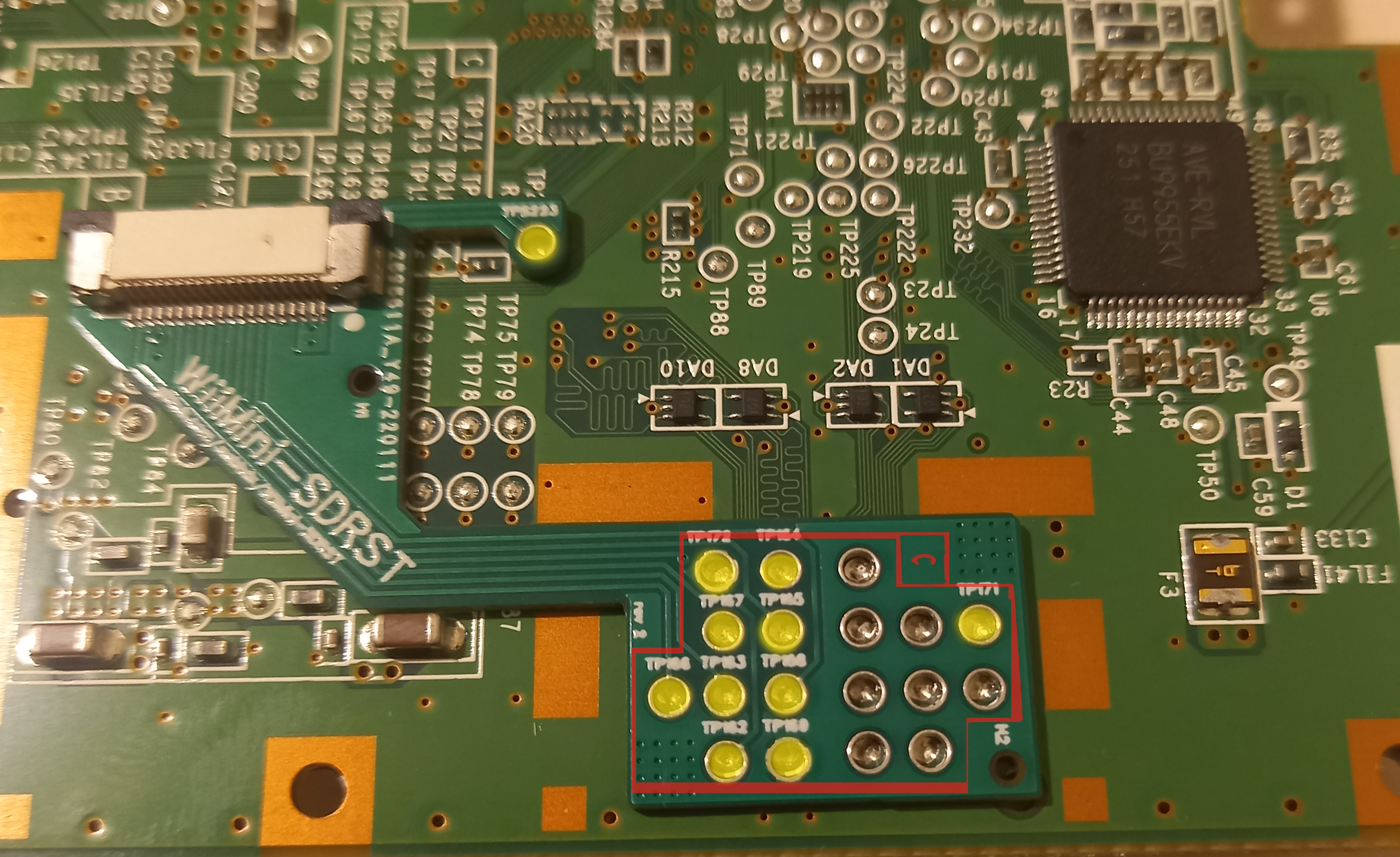 sdrst qsb aligned on the motherboard